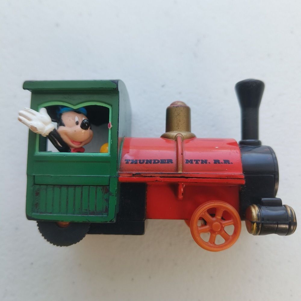 N9933 Locomotive Train Steam Thunder MTN RR Disney‎ Vintage Green Red Black